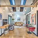 Modern Louisville Apartment With Furnished Deck