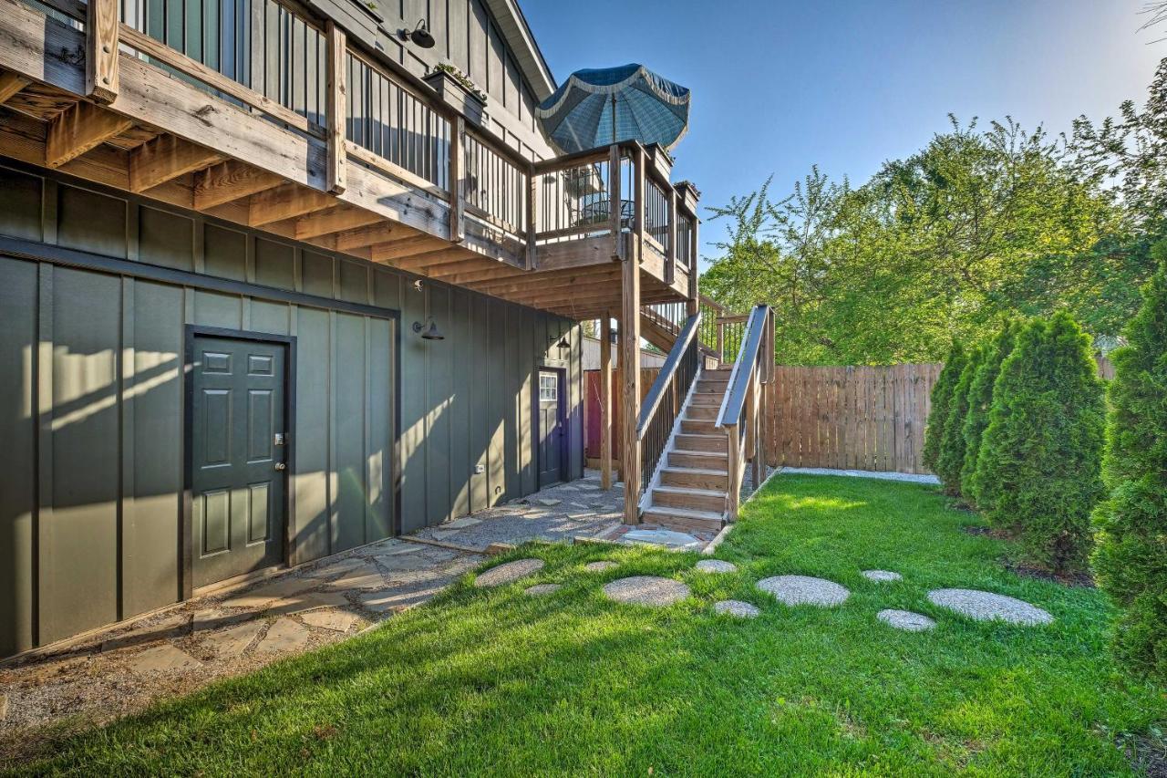 Modern With Furnished Deck *