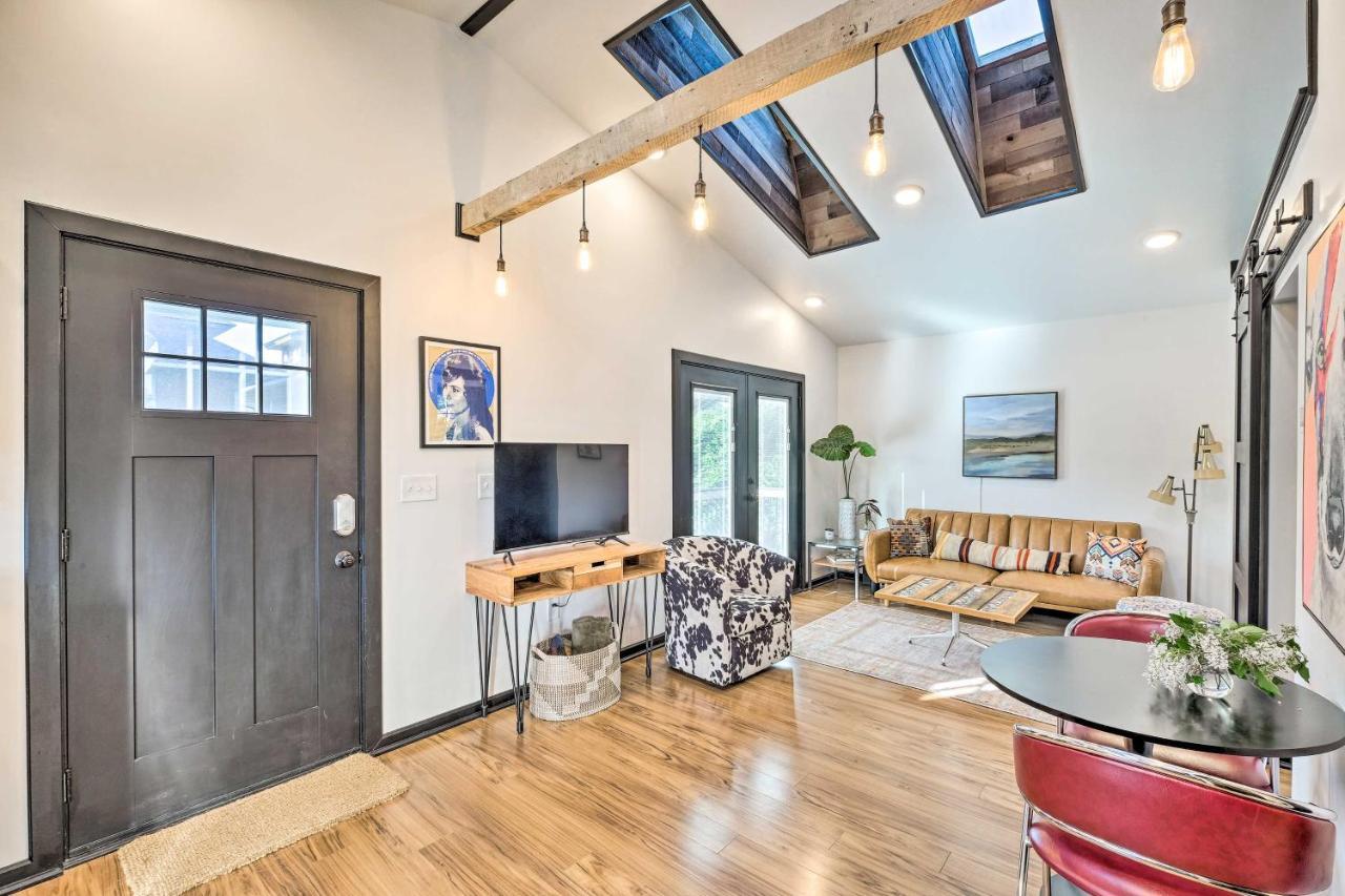 Apartment Modern With Furnished Deck Louisville