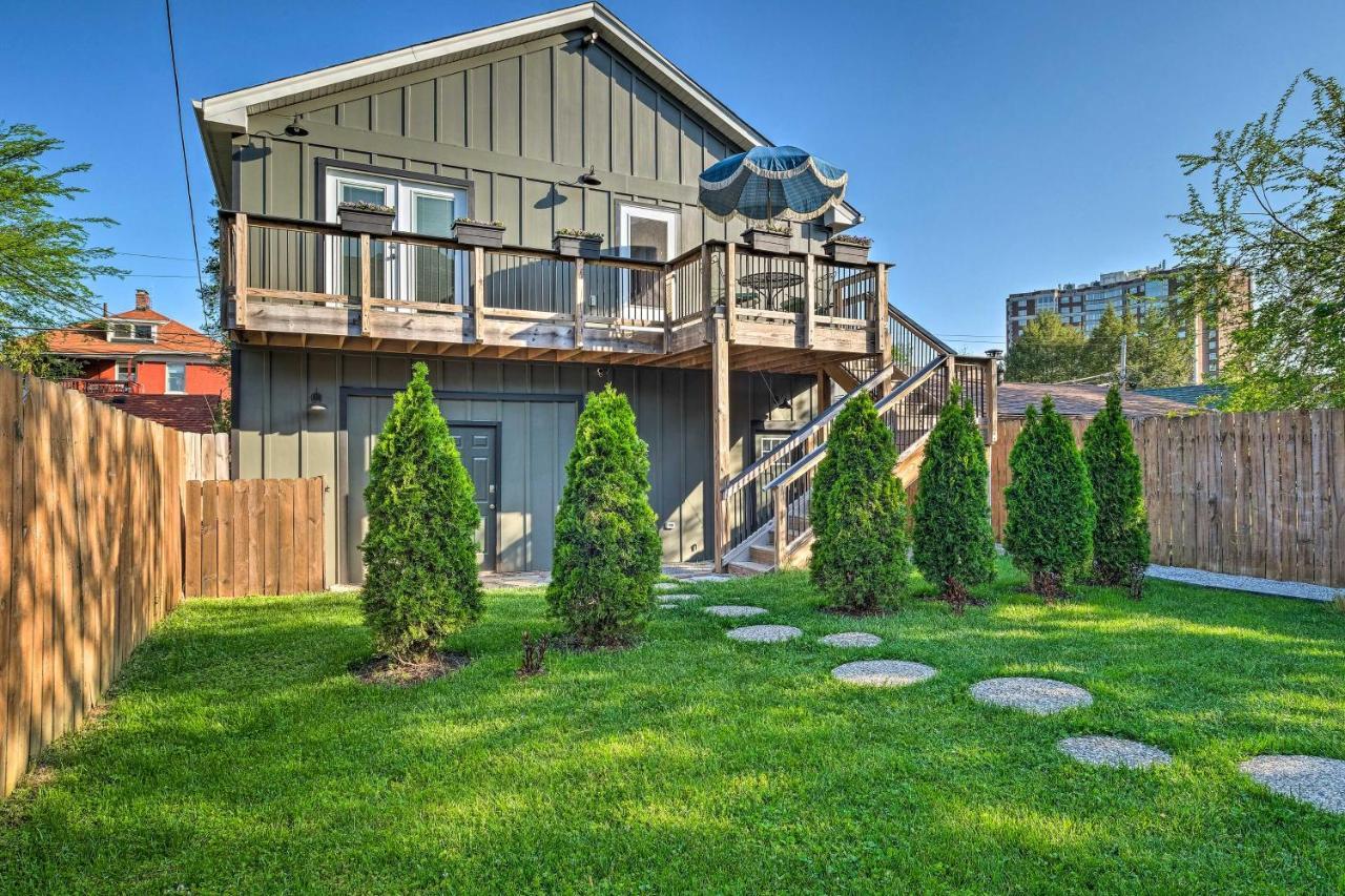 Modern With Furnished Deck Apartment *